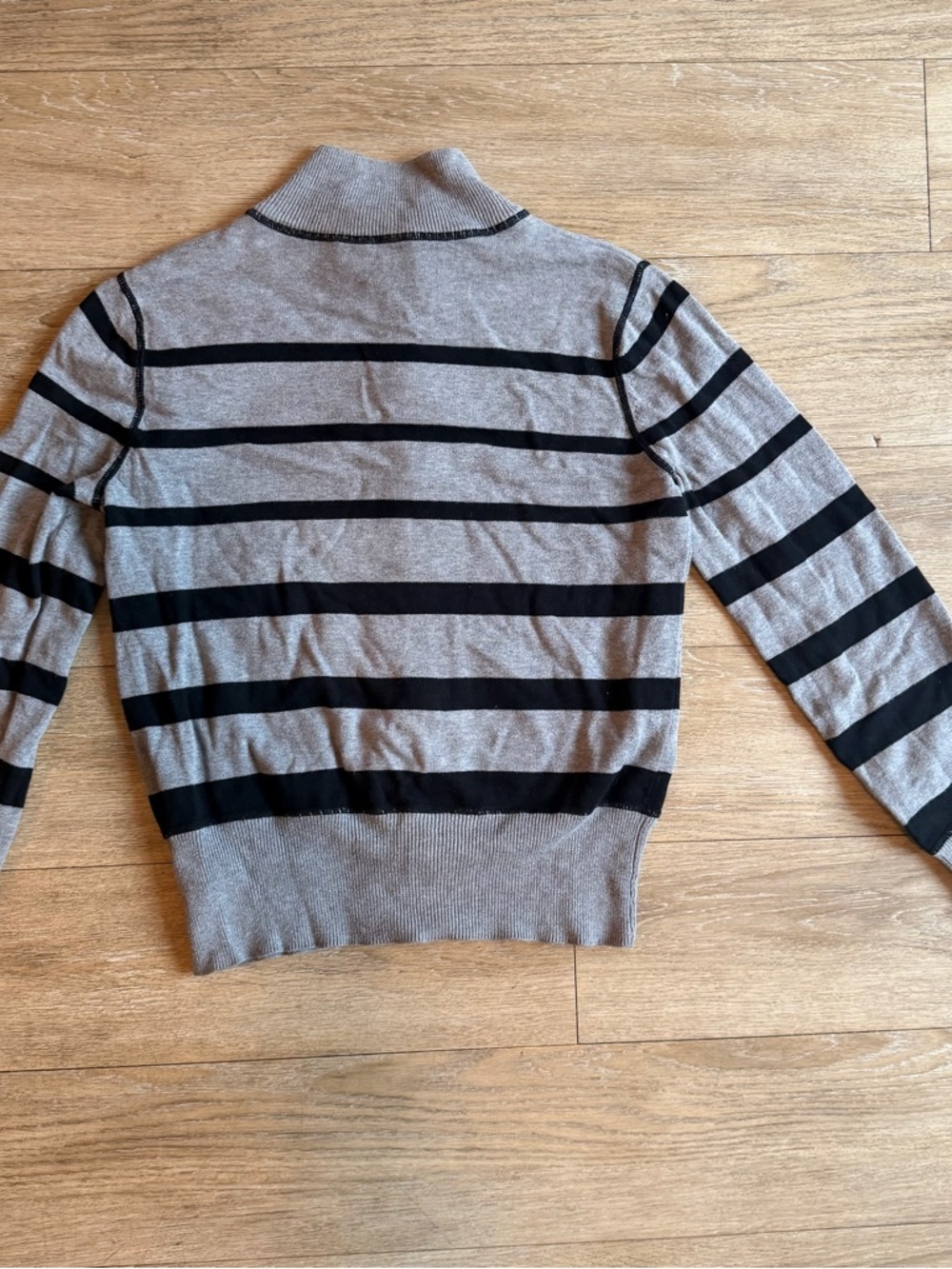 Jones New York Gray and Black Striped Zip-Up Cardigan size medium - Picture 3 of 3